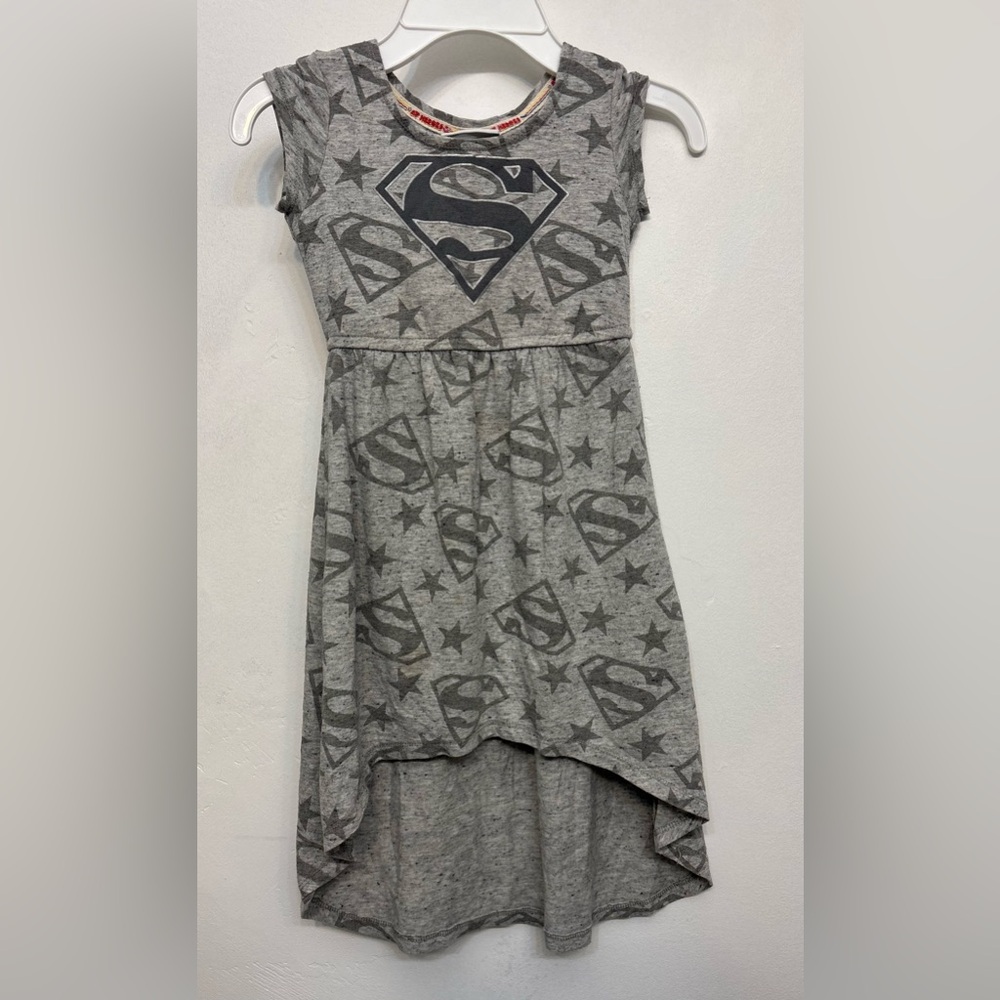 DC Superhero Girls Gray High Low Short Sleeve Superman Dress Girls Size XS 4/5